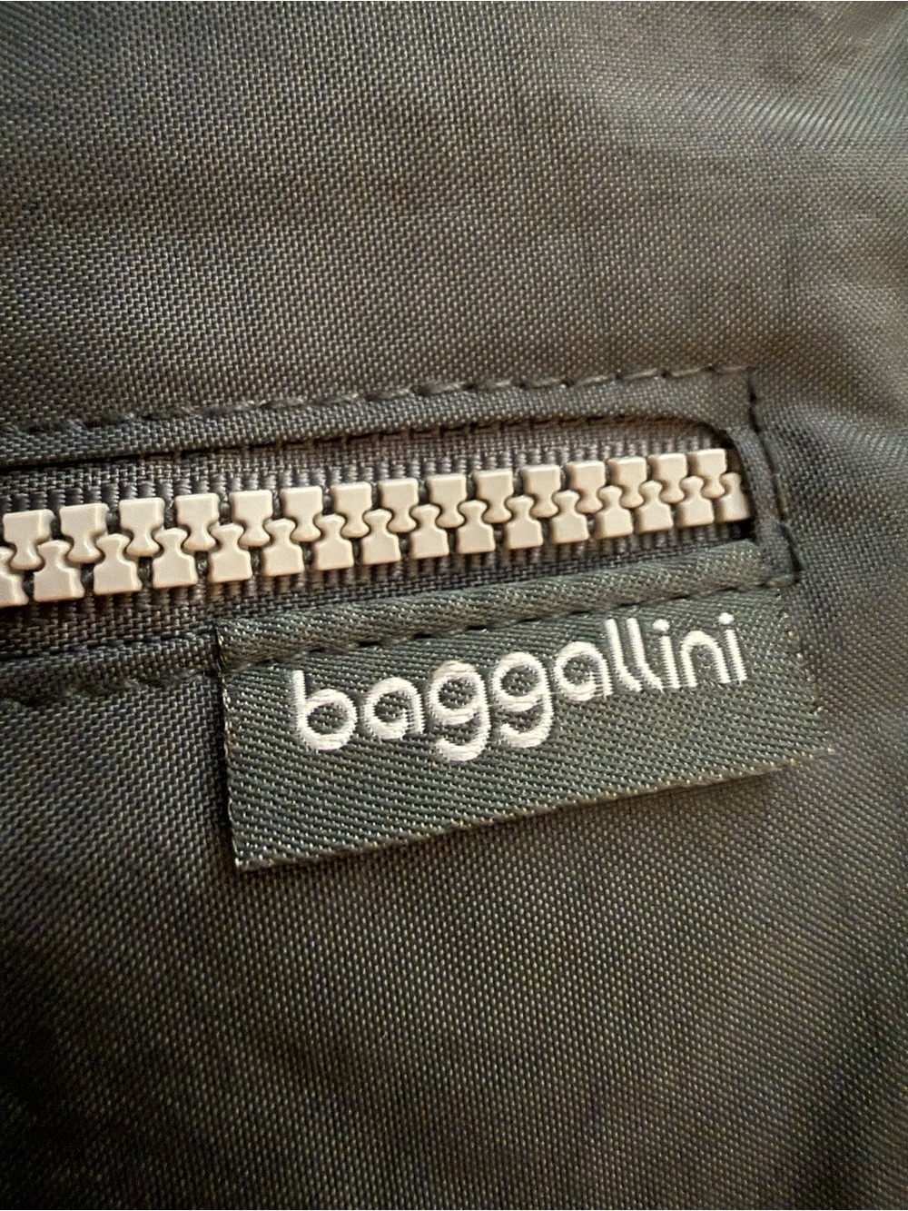 Baggallini Black Travel Crossbody Bag RFID Organizer Nylon Minimalist - Picture 5 of 6